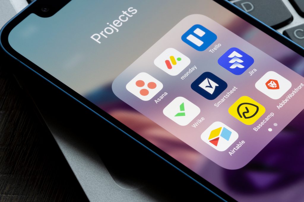 project management folder on an iphone showing basecamp alternatives.